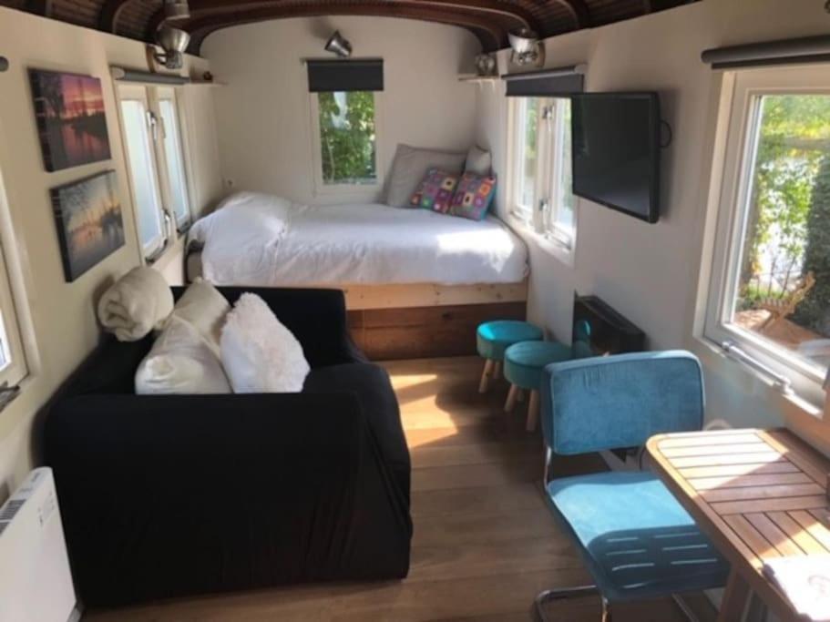 Gezellige Pipo Met Grote Schommel Aan Het Water Villa Medemblik Kültér fotó