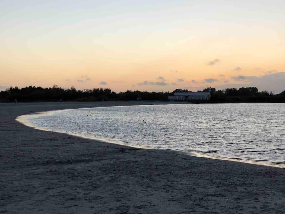 Gezellige Pipo Met Grote Schommel Aan Het Water Villa Medemblik Kültér fotó